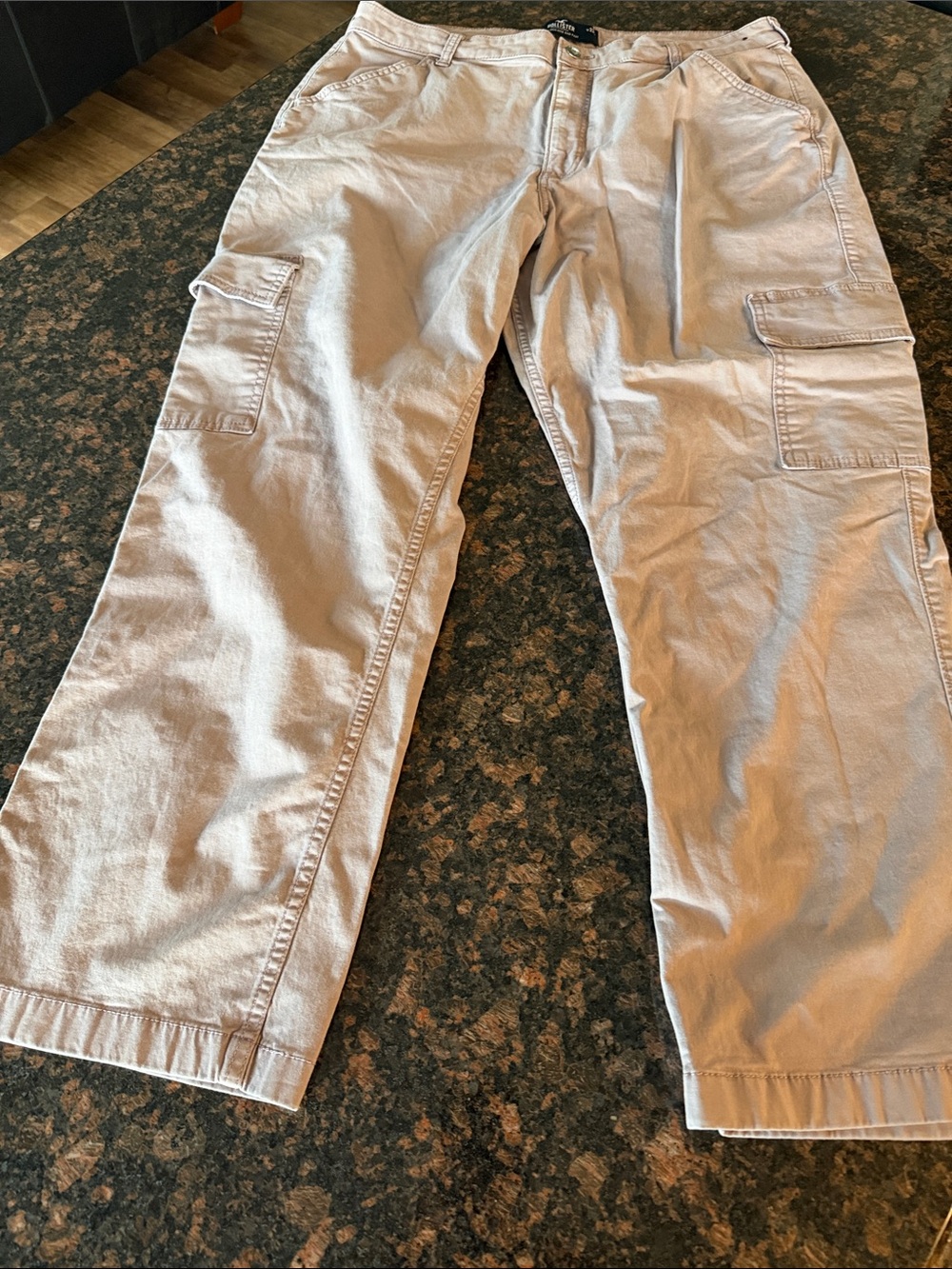 Hollister Cargo Ultra high-rise Dad pant 17s/16s